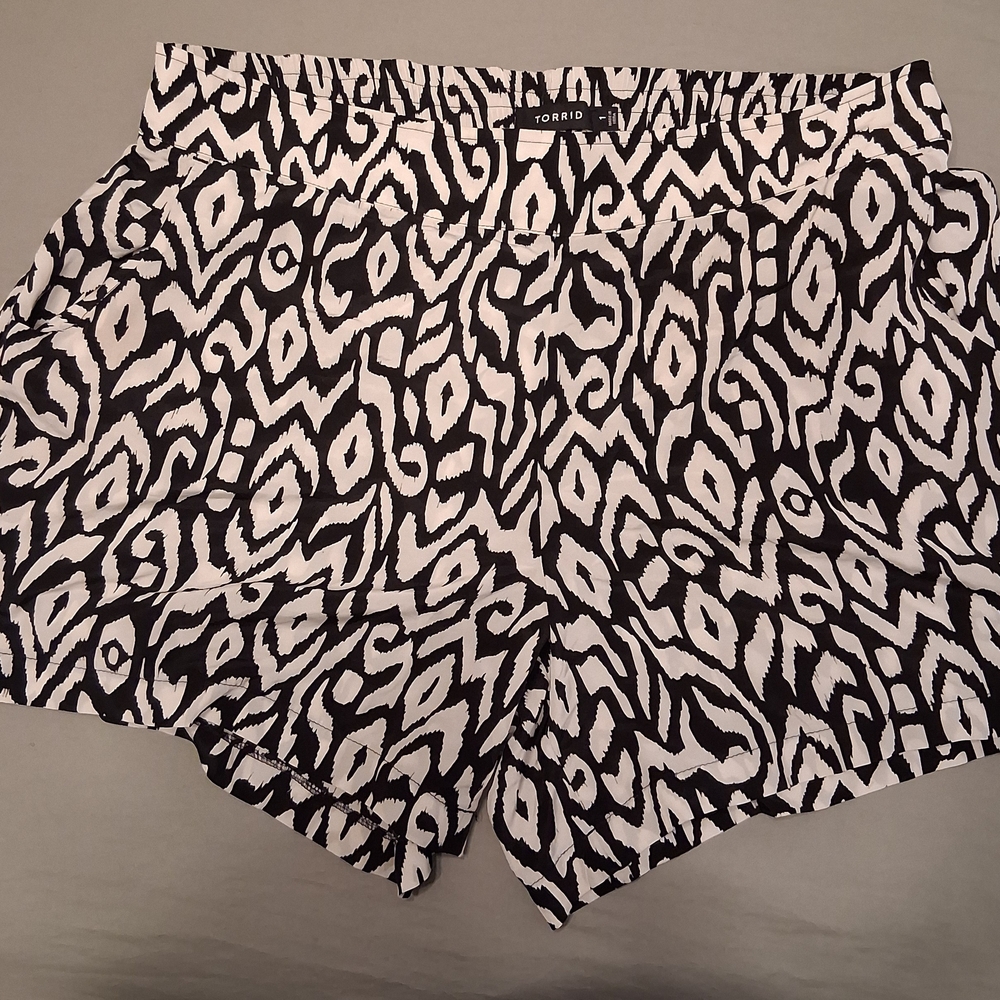 Torrid Black and White High Waist Geometric Shorts
